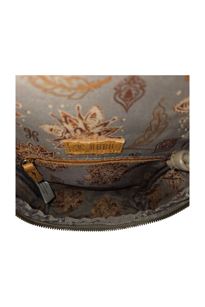 HOBO Fern Crossbody – Polished Leather Bag in Ash