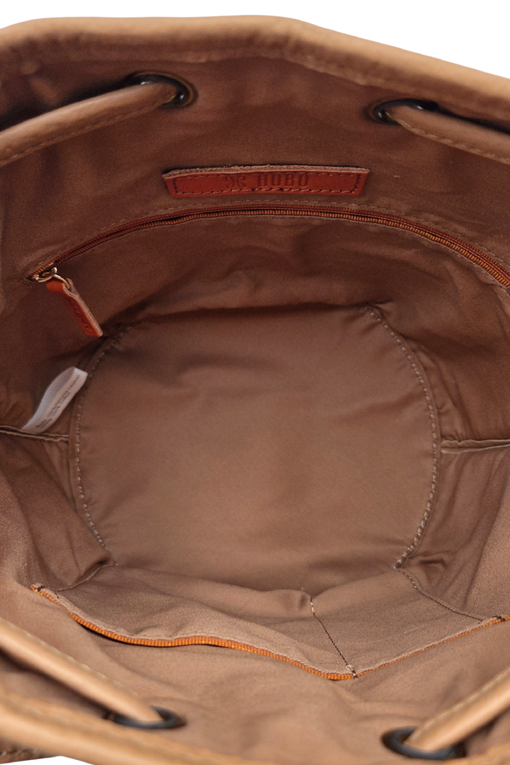 Hobo Women’s Pier Bucket Crossbody Bag – Sandstorm