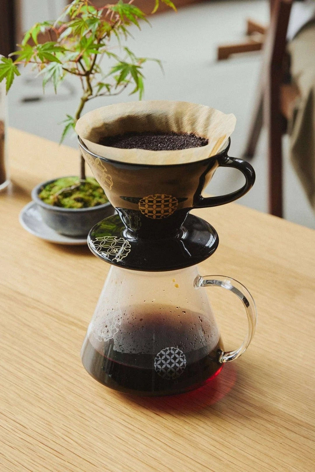 Hario V60 Ceramic Coffee Dripper 02 – Sippou Black