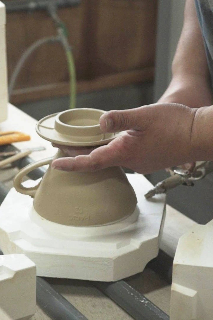 Hario V60 Ceramic Pour Over Size 02 Coffee Set – White
