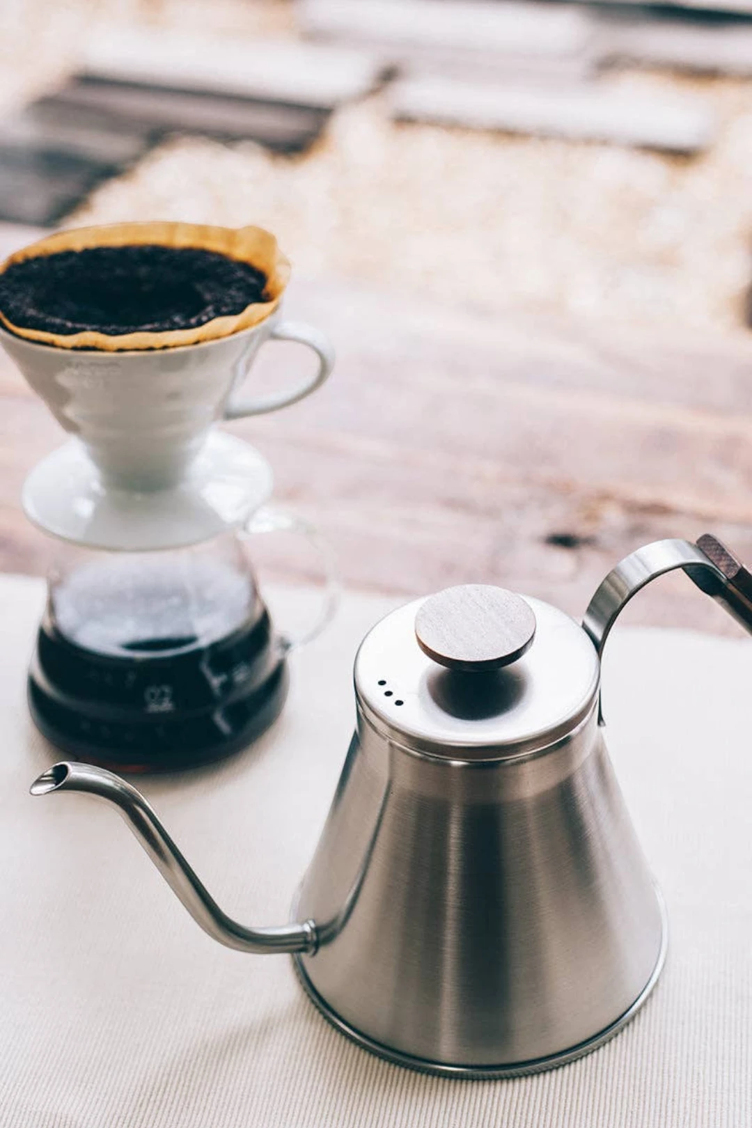 Hario V60 Drip Kettle Wood - 1.2L