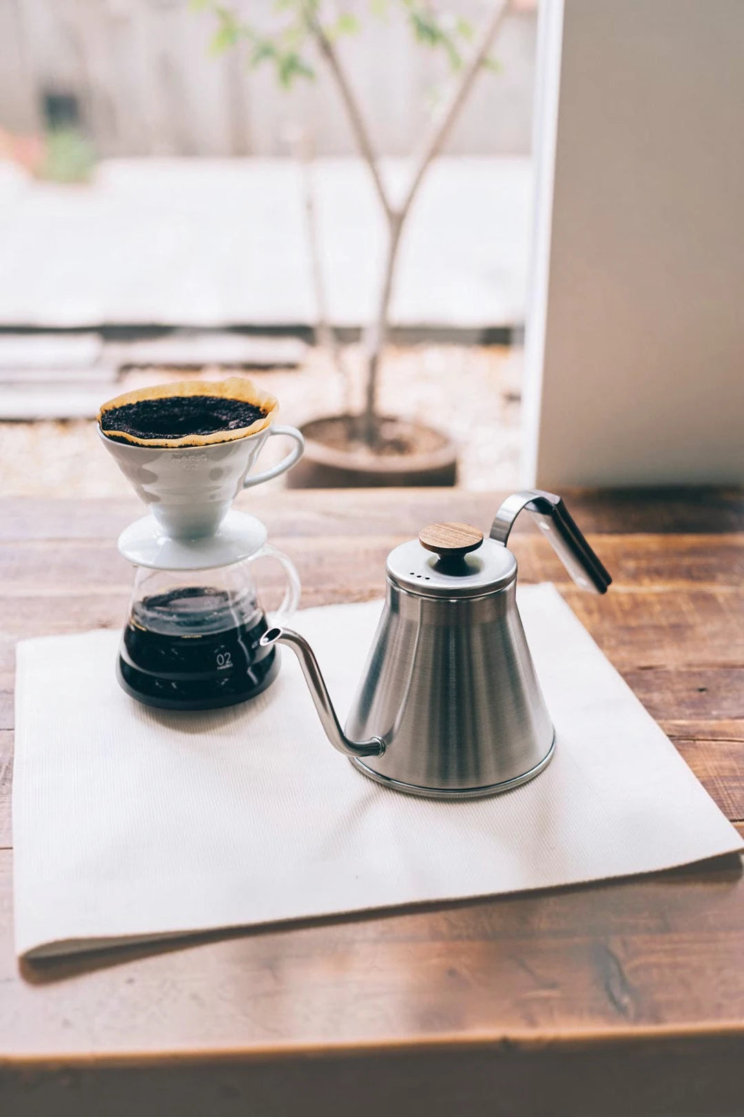 Hario V60 Drip Kettle Wood - 1.2L