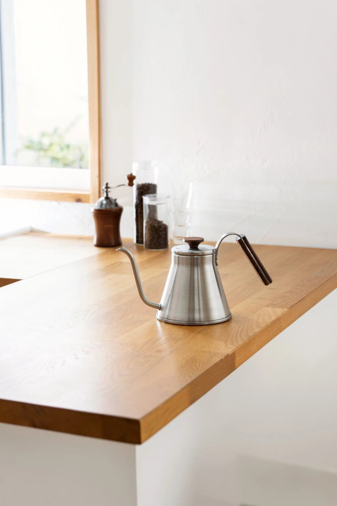 Hario V60 Drip Kettle Wood - 1.2L