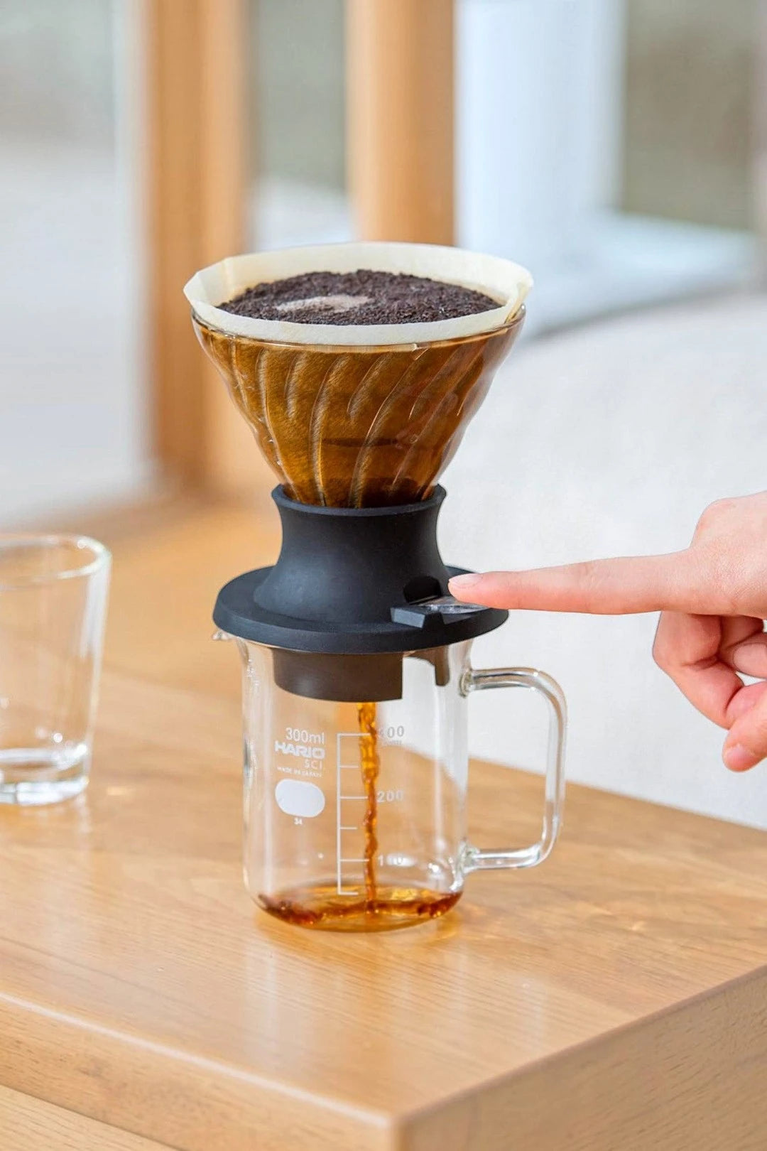 Hario V60 SWITCH Glass Dripper and Server Set (Size 02)