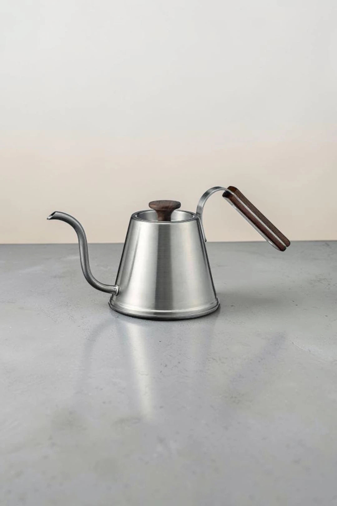 Hario Walnut Series Drip Kettle 600mL Silver