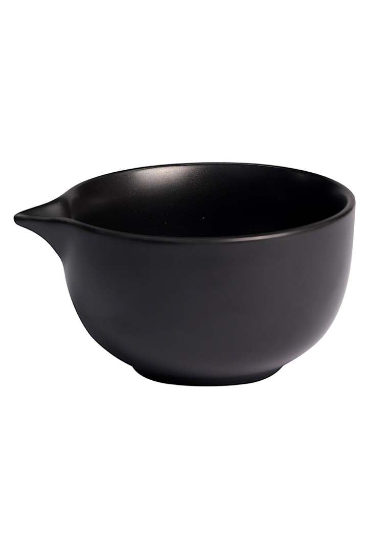 Matcha Latte Bowl with Spout – Black Matte (10 oz)