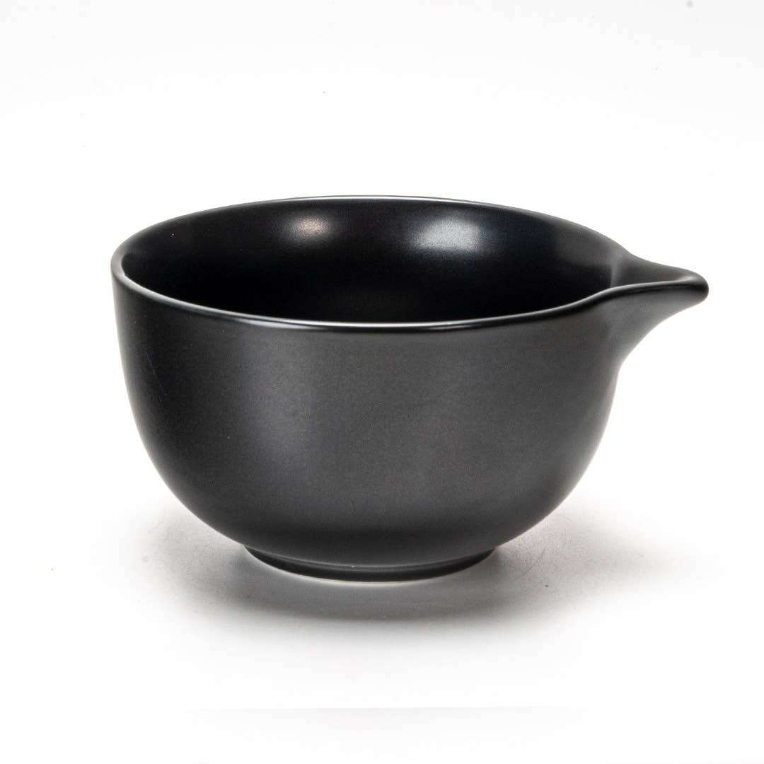Matcha Latte Bowl with Spout – Black Matte (10 oz)